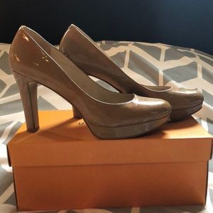 Nine West pump